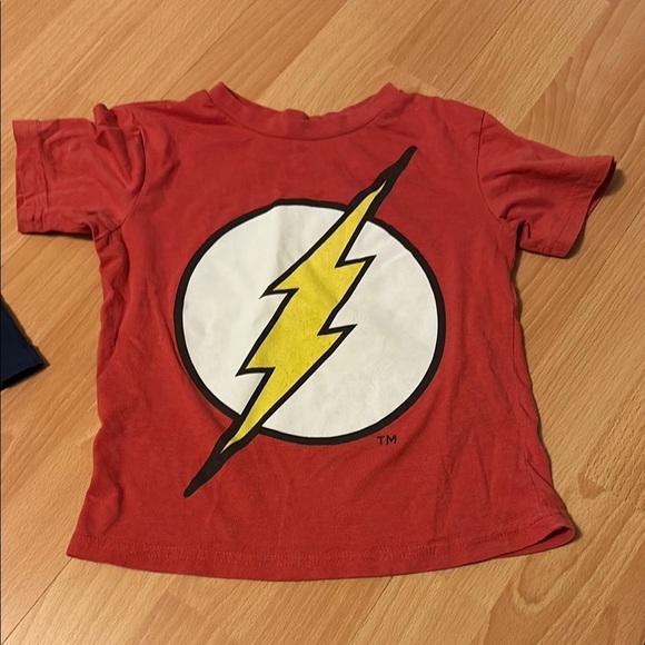 Kids T-Shirt size 5-/6 bundle - dinosaurs, the flash, Ironman - Picture 4 of 7